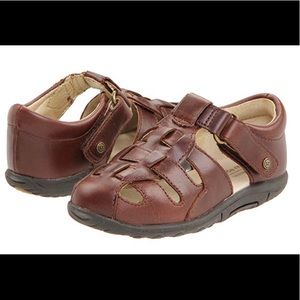 STRIDE RIGE BOY LEATHER SANDALS